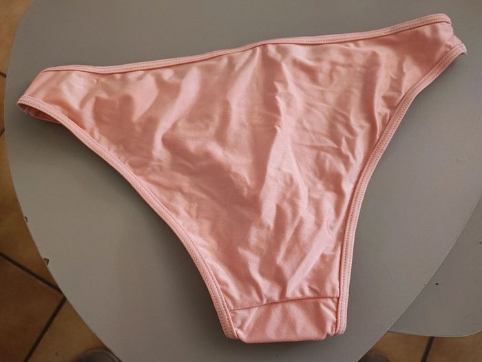 Bas de maillot de bain rose satiné - NEUF avec étiquette 🌸 - photo numéro 2