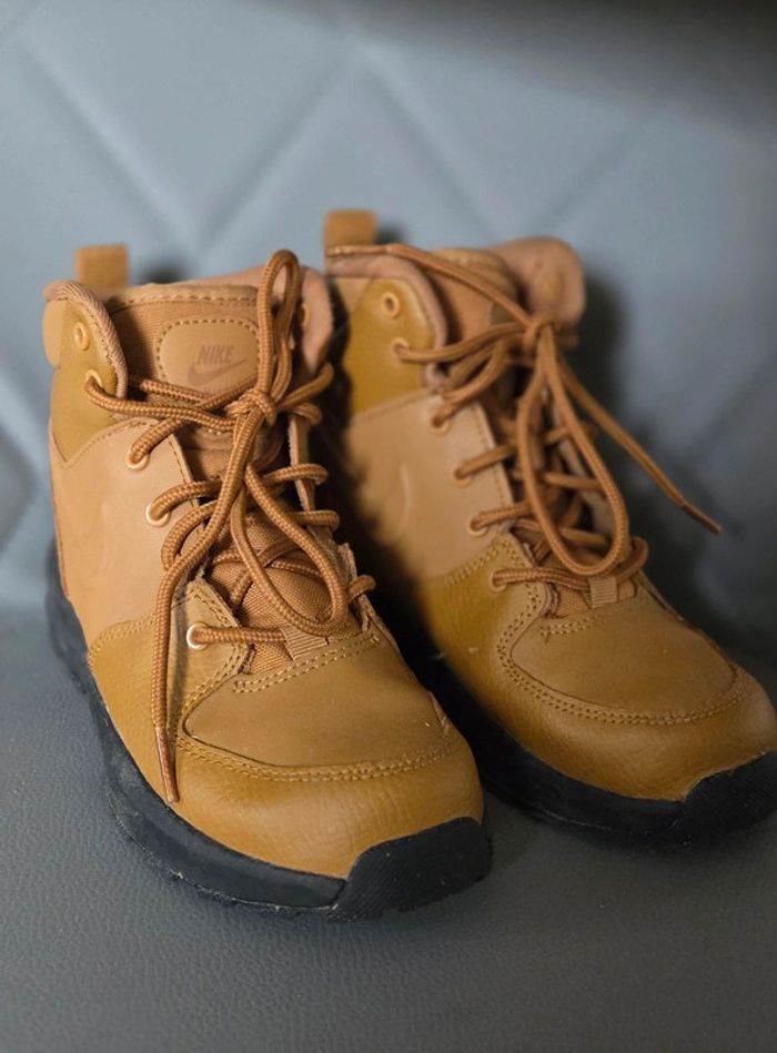 Chaussure montante T.33