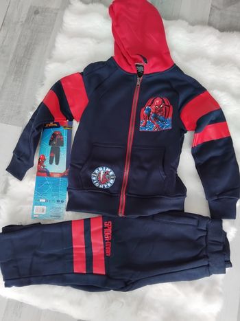 Survêtement jogging Spiderman, marvel, neuf, taille 6 ans