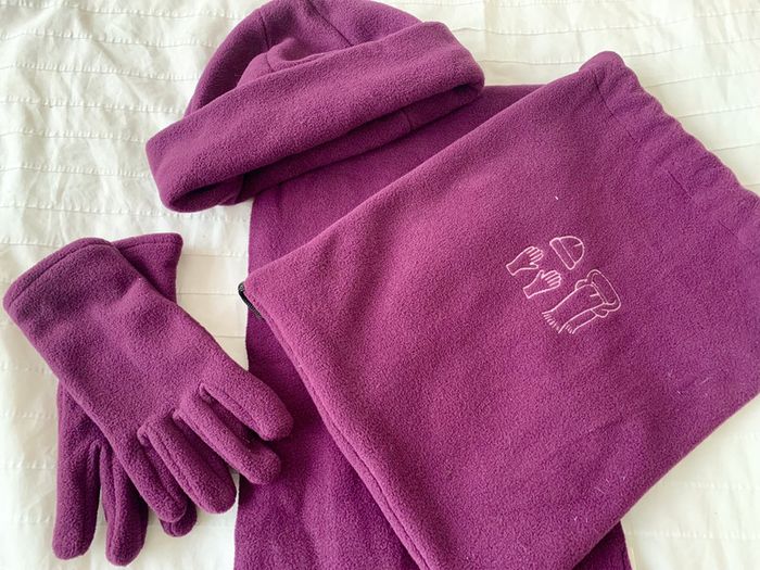 Ensemble violet bonnet écharpe gant et sac à dos - photo numéro 2