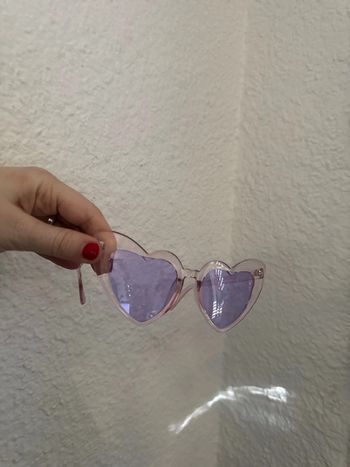 Lunette de soleil en plastique transparent rose violet