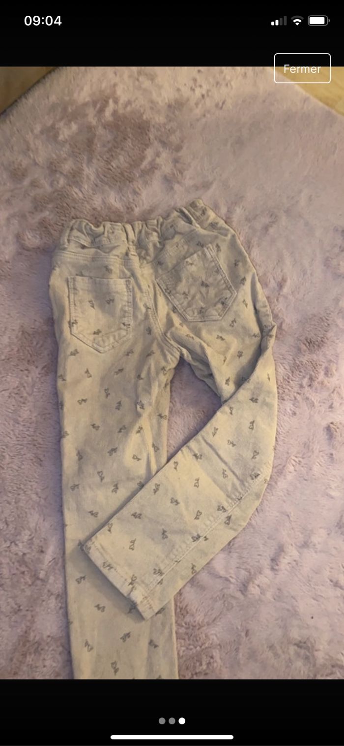 Lot de jean 5 ans - photo numéro 3