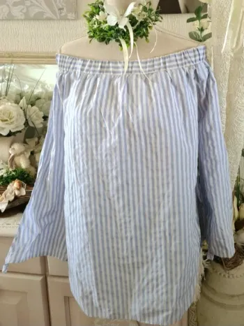 Blouse epaules dénudées rayée blanc bleu ciel Ardene Taille XL
