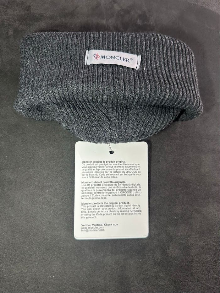 Bonnet Moncler – Gris Logo Blanc - photo numéro 4