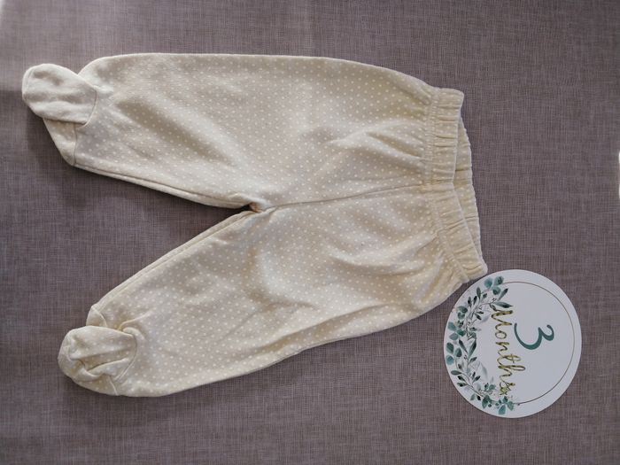 Pantalon à pieds 3 mois - photo numéro 2