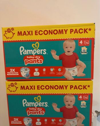 2 cartons couches  Pampers