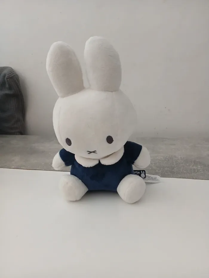 Peluche lapin grelot