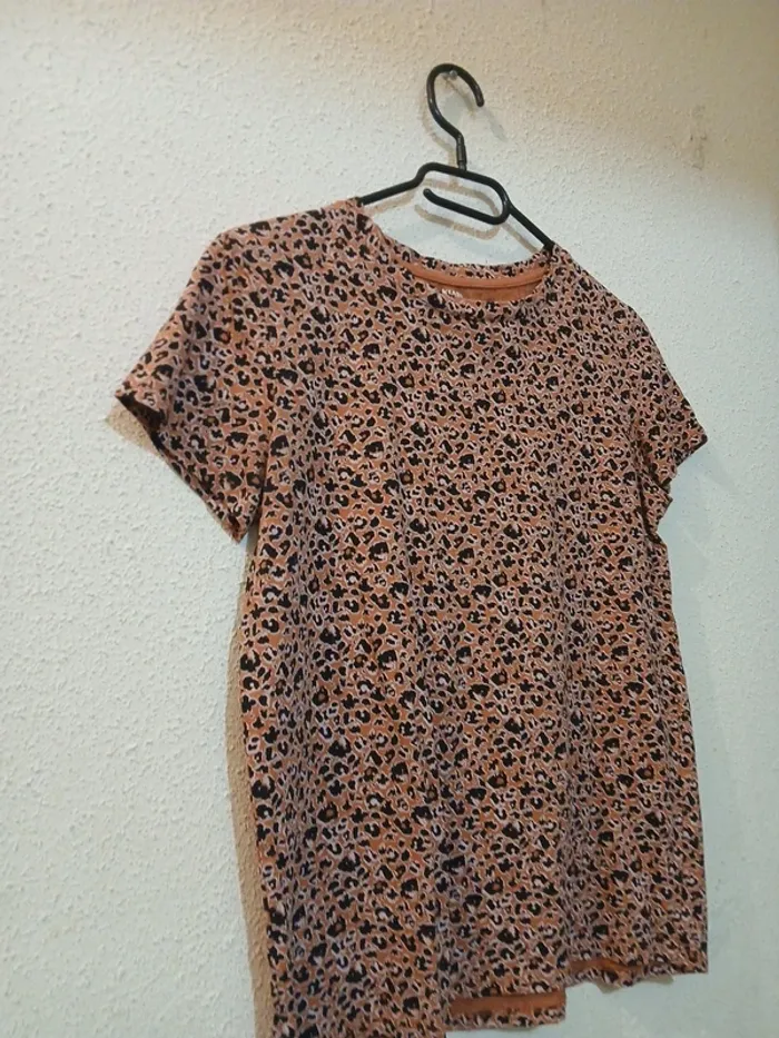 T-shirt femme rose imprimée léopard " kiabi" taille s - photo numéro 2