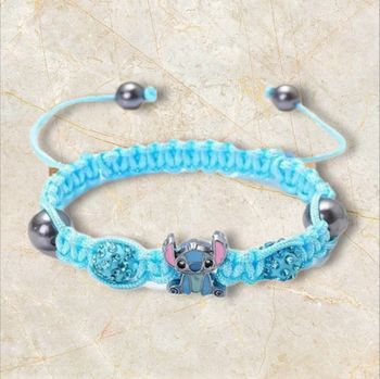 Bracelet fantaisie avec breloque  "Stitch "