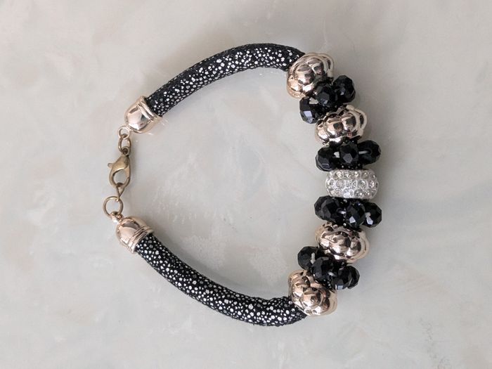 Lot de trois beaux bracelets neufs. - photo numéro 3