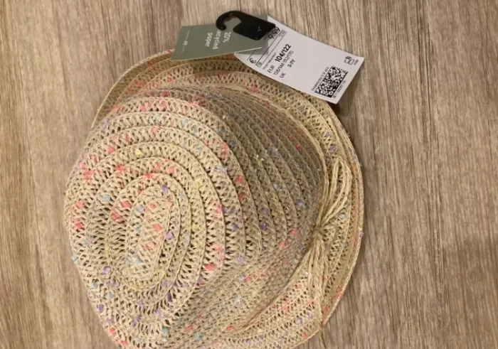 Chapeau de paille neuf taille 3-7 ans