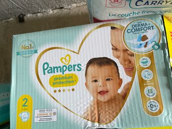Couches Pampers premiums taille 2