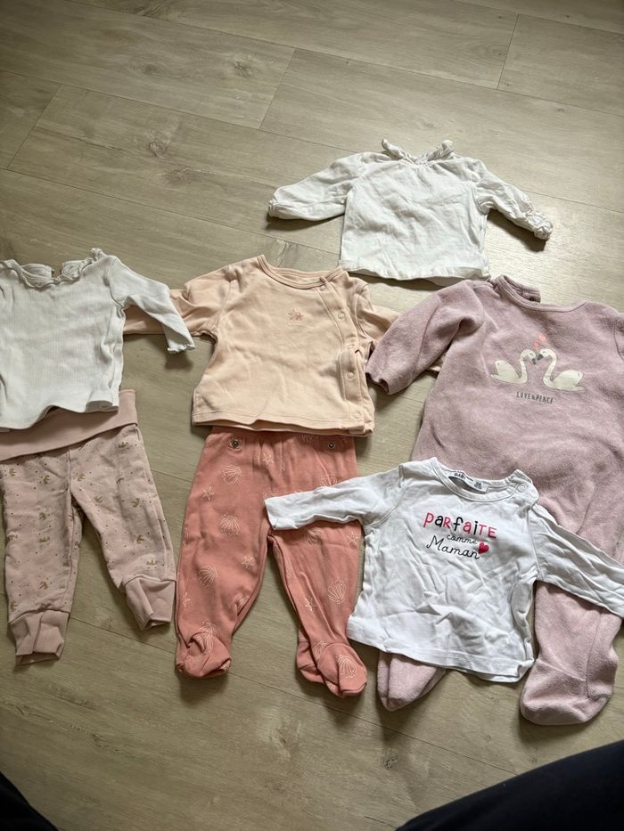 Lot de 52 vêtements bébé fille - photo numéro 5