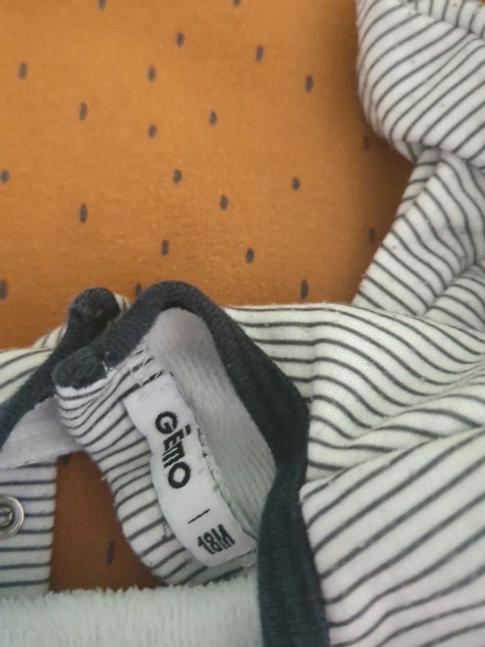 3 pyjamas - photo numéro 3