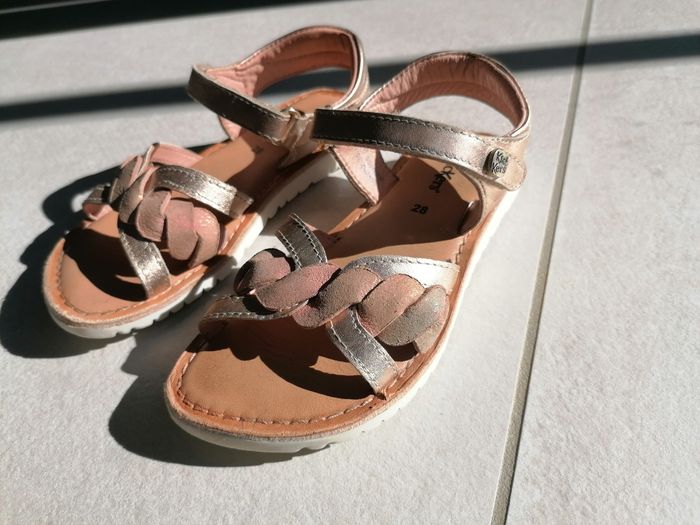 Très jolies 😍 sandales 'Kickers' - photo numéro 3
