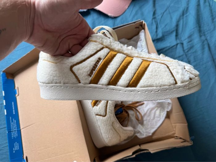 Adidas Superstar Conchas Sherpa – Taille 45 ⅓ – Neuf avec boîte - photo numéro 2
