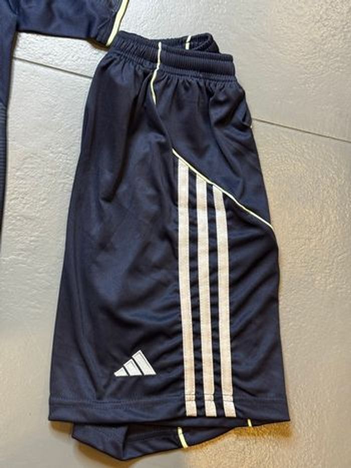 Ensemble Real Madrid Vinícius - photo numéro 6