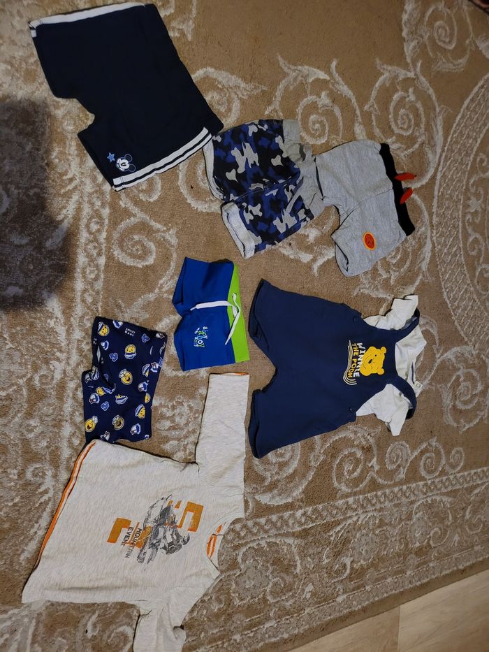 Lot vêtements 6 mois - photo numéro 2