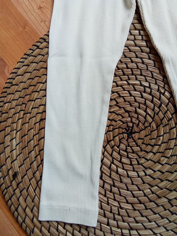 Ensemble crème legging côtelé+ sweat à capuche Primark taille 3 ans - photo numéro 8