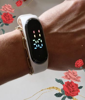 🤎 Montre électronique blanche