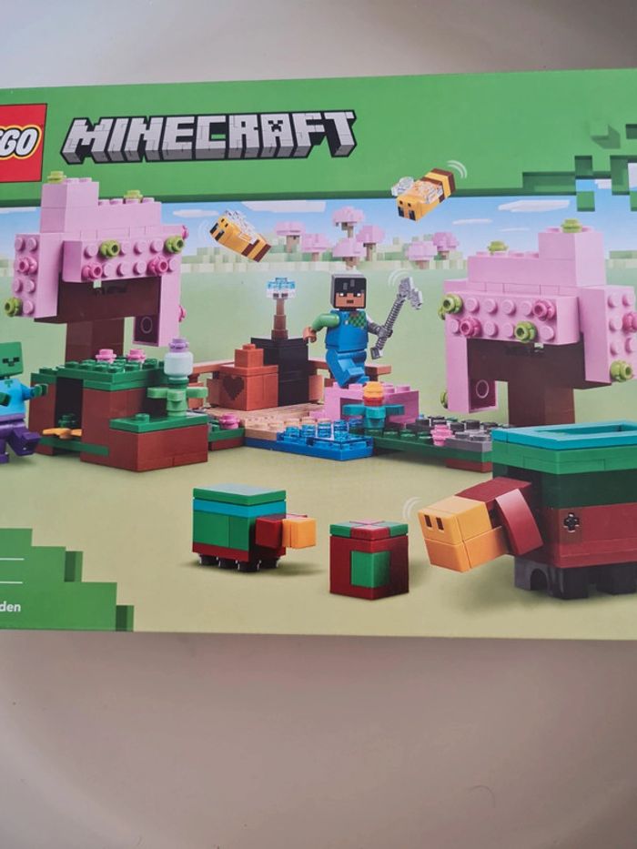 Lego Minecraft 21260 - le jardin des cerisiers - neuf - photo numéro 2