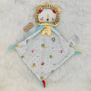 Doudou plat Lion cape GRRR...mon petit lion Mots  D'enfants doudou cape "GRRR...mon petit lion"
