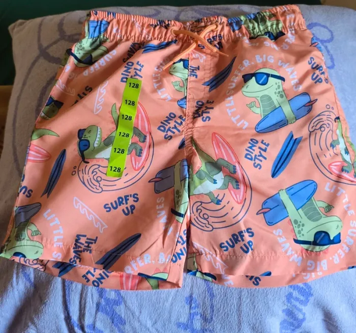 Maillot de bain short 7-8 ans neuf
