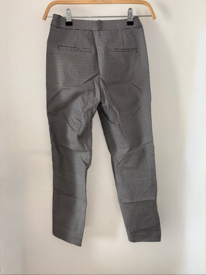 Pantalon à carreaux noir et blanc stradivarius femme taille 34 en très bon état. - photo numéro 9