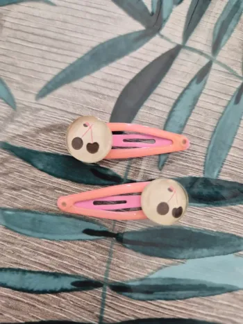 Barrettes cerises petit format x2