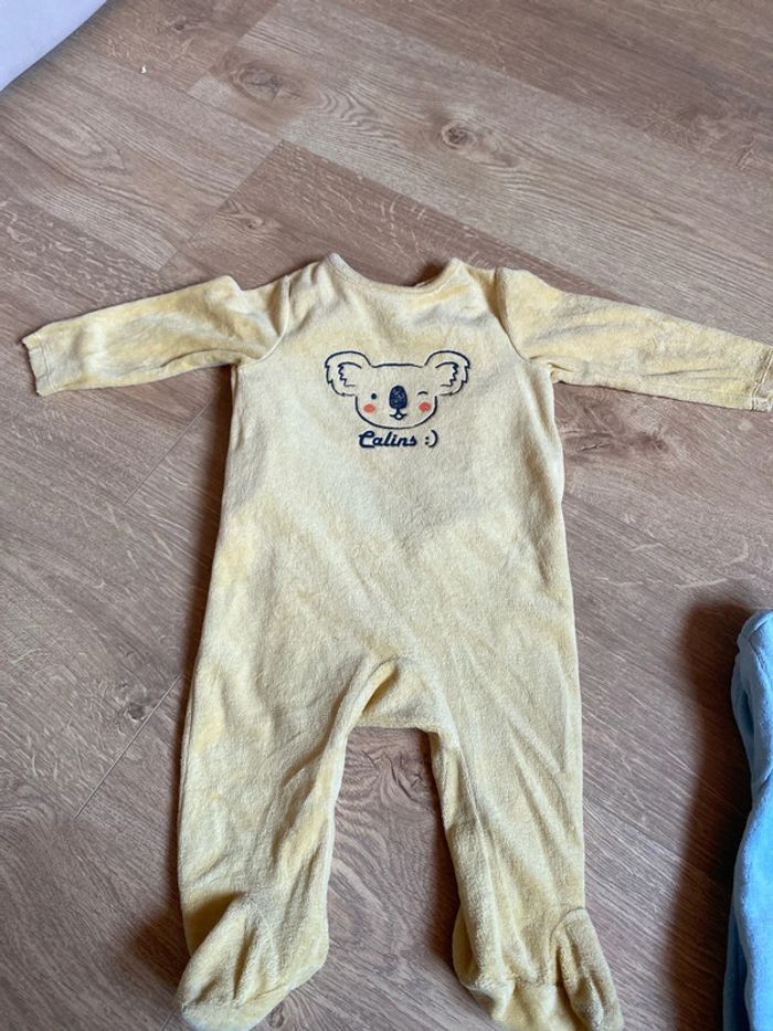 Lot pyjamas 12 mois - photo numéro 2