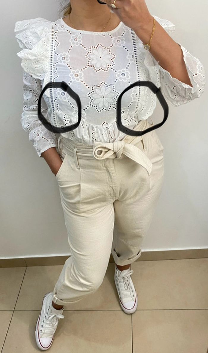 Jolie Blouse Romantique Avec Broderie Anglaise Er Volant Taille S-M - photo numéro 7
