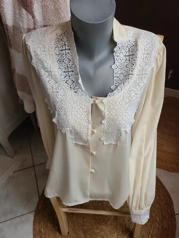 Belle blouse vintage 42 - photo numéro 3