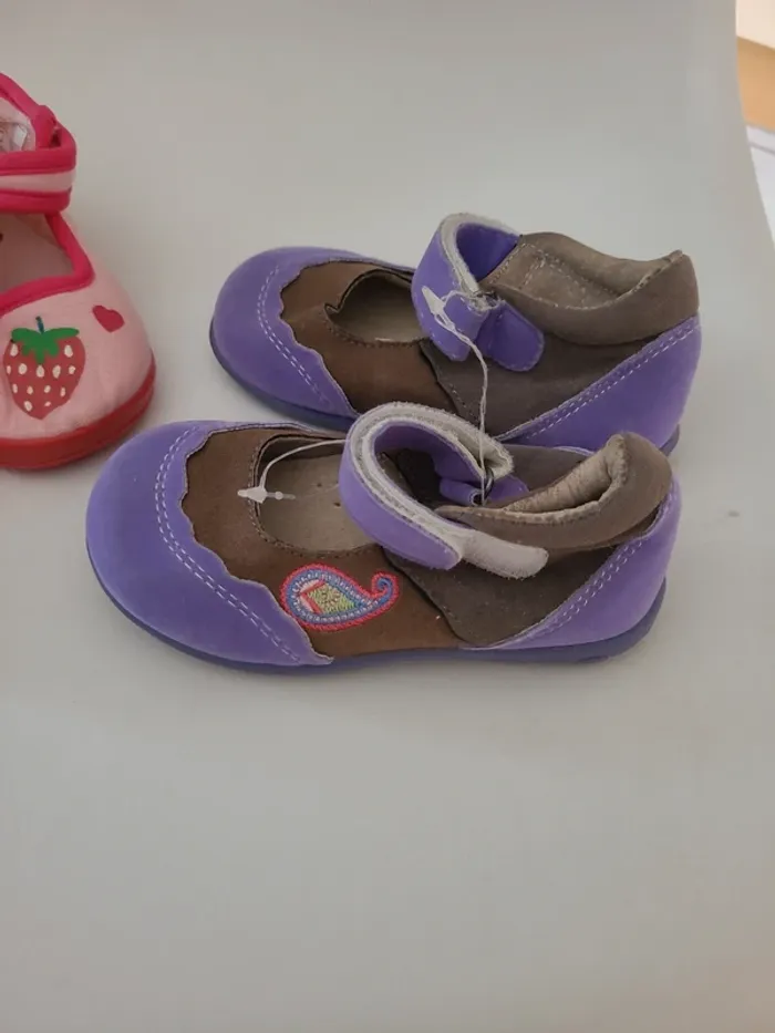 Lot chaussons chaussures fille - photo numéro 2