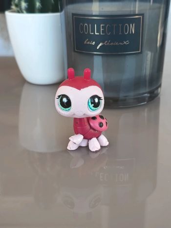Littlest Pet Shop #888 red pink ladybug