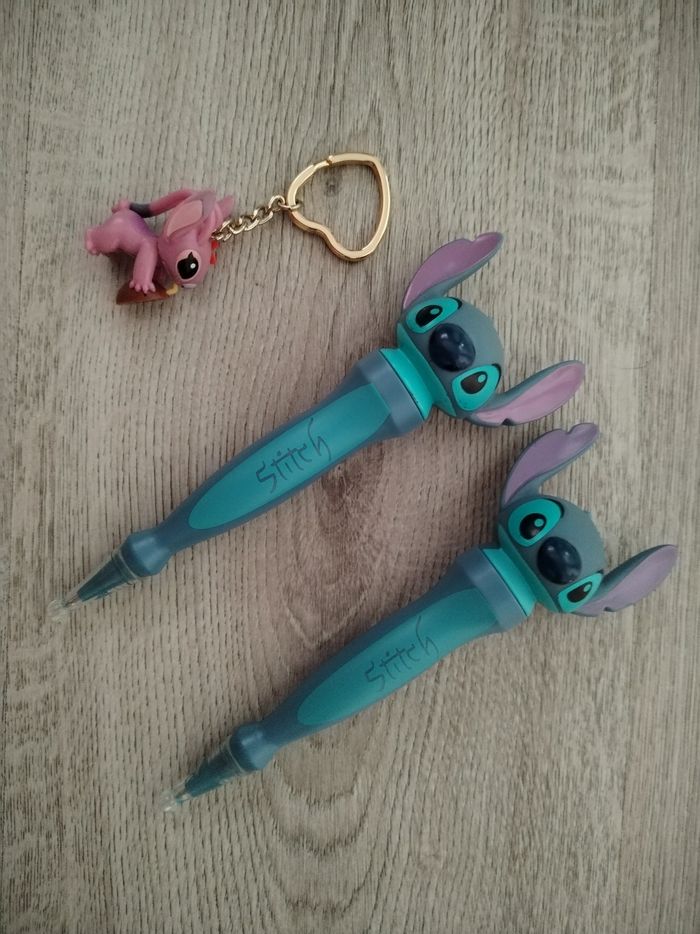 Stylos lumineux stitch et porte clé angel