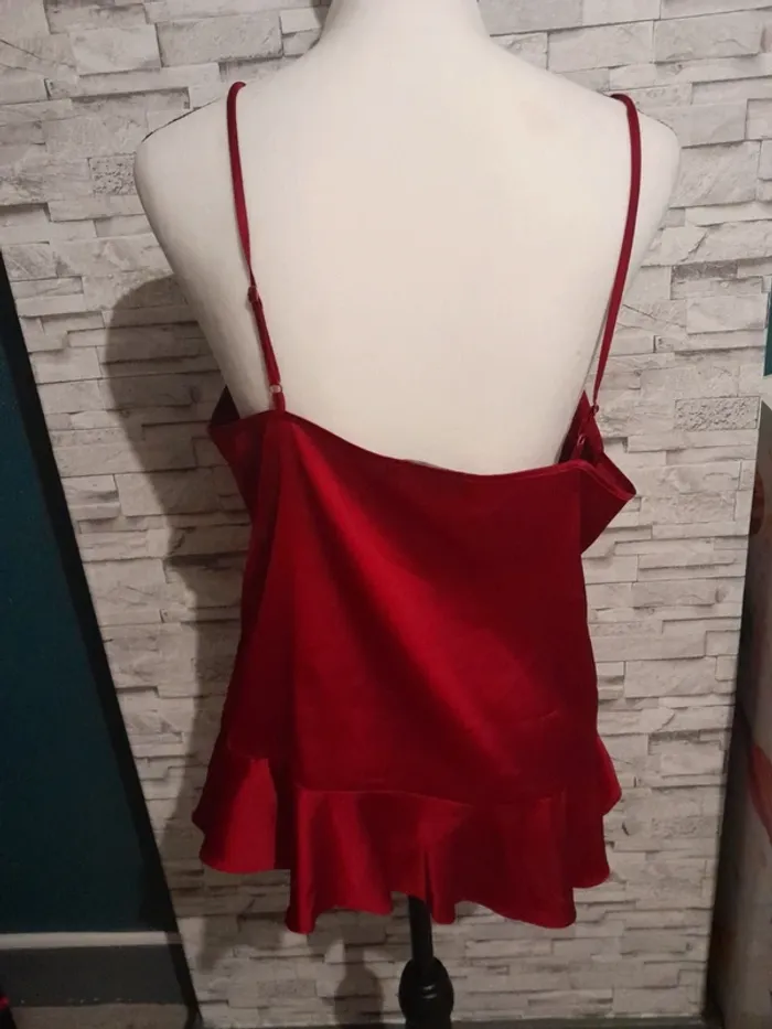 Top / débardeur de couleur bordeaux - Taille 40 - Marque Mango - photo numéro 2