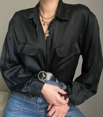 Chemise vintage et oversize en 100% soie noire manche ballons