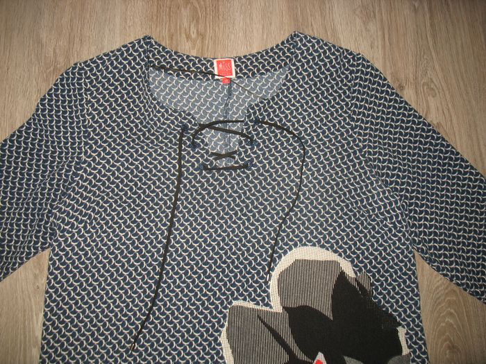 ROBE BLEUE A MOTIFS BLANCS "MISS CAPTAIN" - TAILLE 44 - n°04 - photo numéro 4