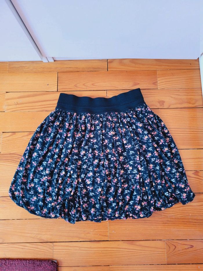 Jupe motifs fleurs floraux style liberty Zara taille S 36 noir rose coquette - photo numéro 3