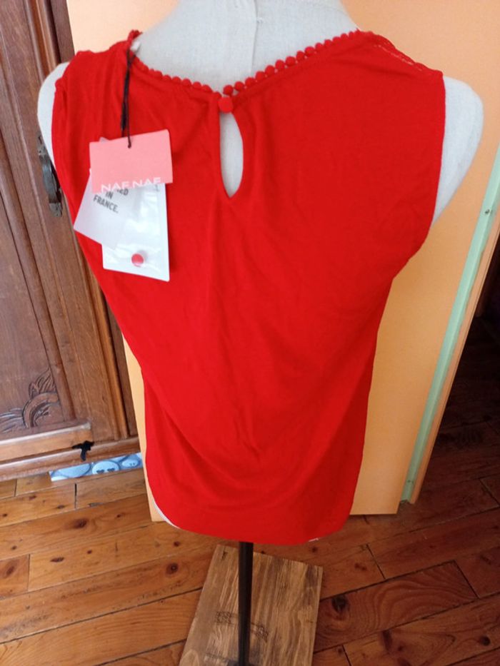 Débardeur rouge - photo numéro 10