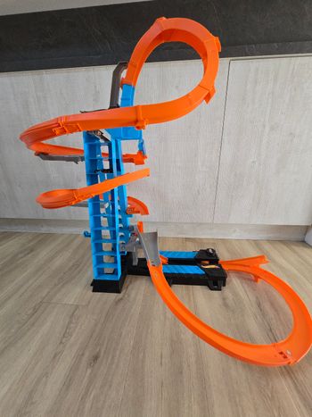 Circuit hot wheels altitude crash + voiture