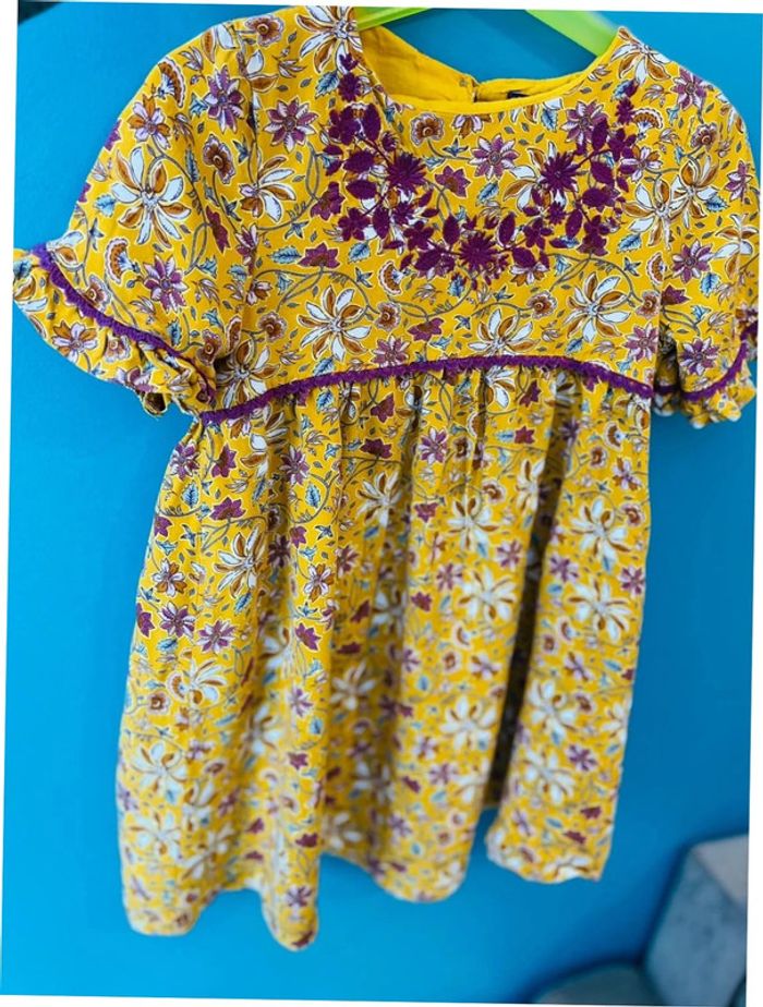 Belle robe état manches courtes 5 ans sergent Major