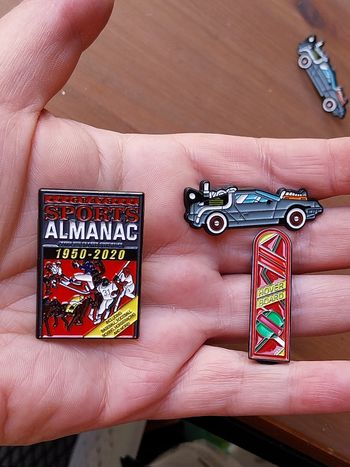 Pins retour vers le futur