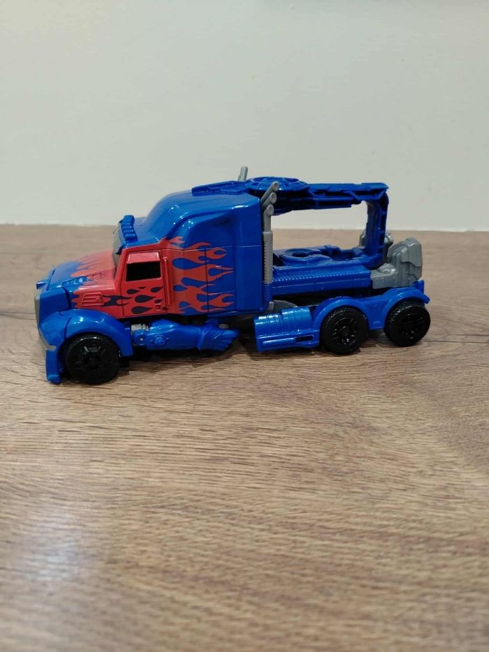 Figurine Optimus Prime transformers - photo numéro 5