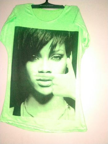 T-shirt vert rihanna