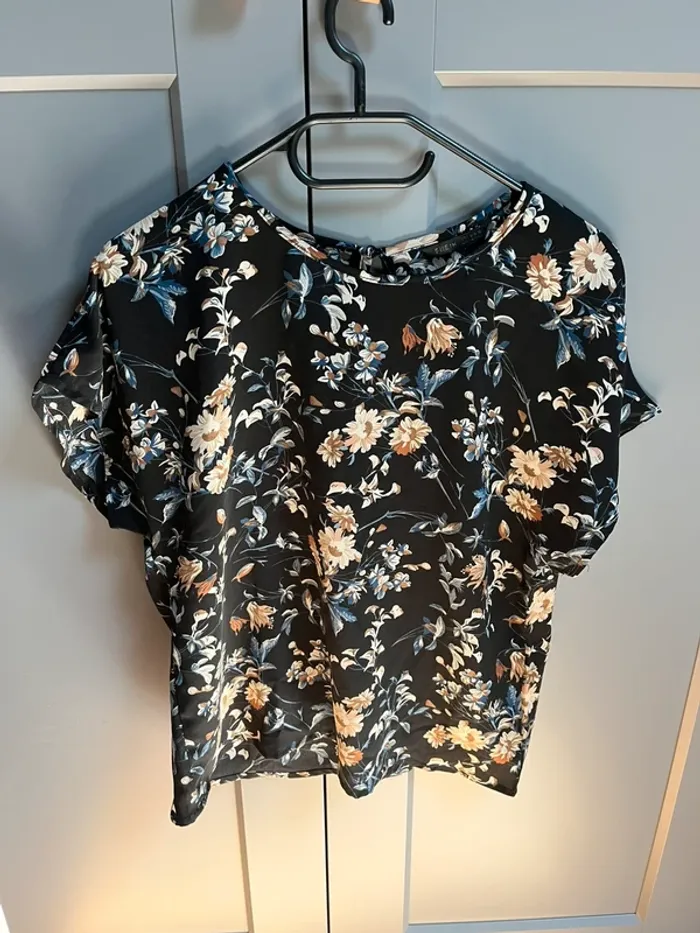 TEE shirt
