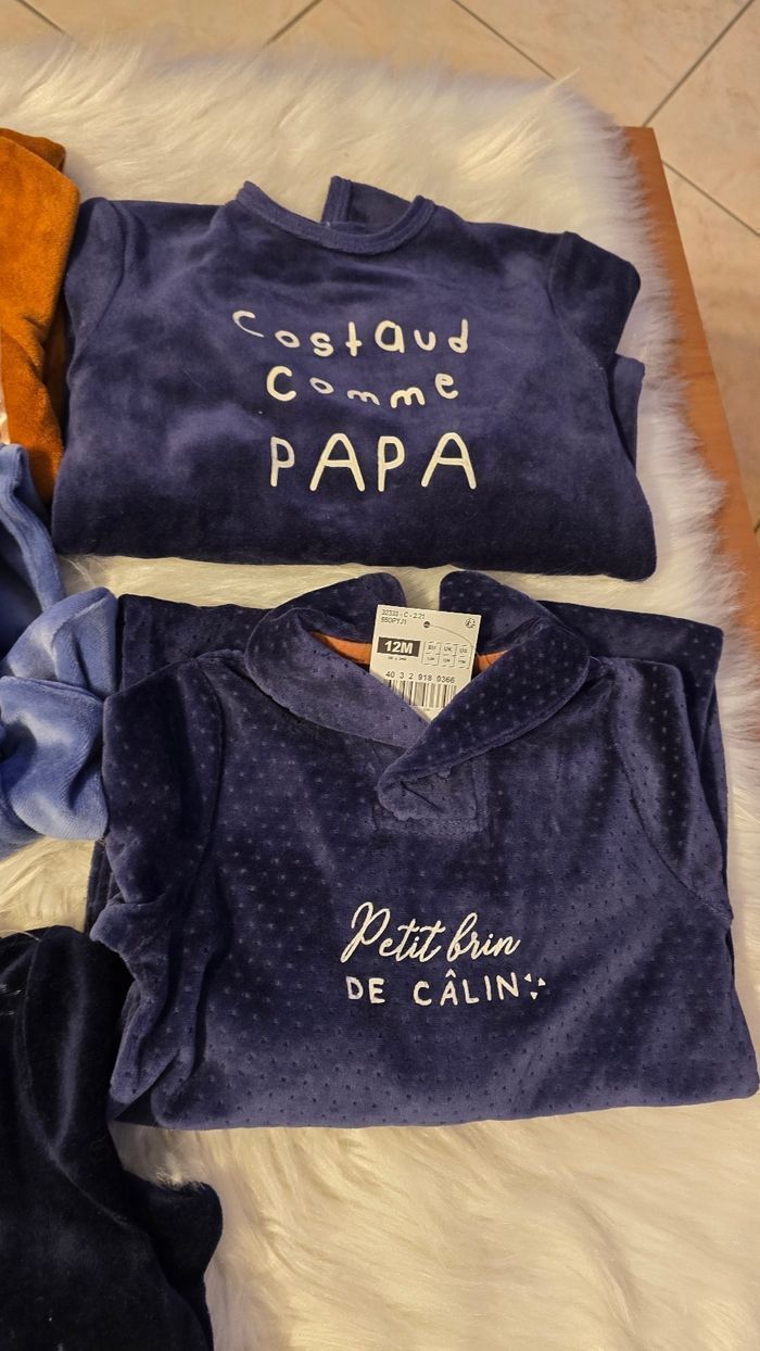 NEUFS !!!!! NON PORTÉS 🥰💙😍 lot pyjamas 12mois Garçon 😍💙🥰(ferme) - photo numéro 3
