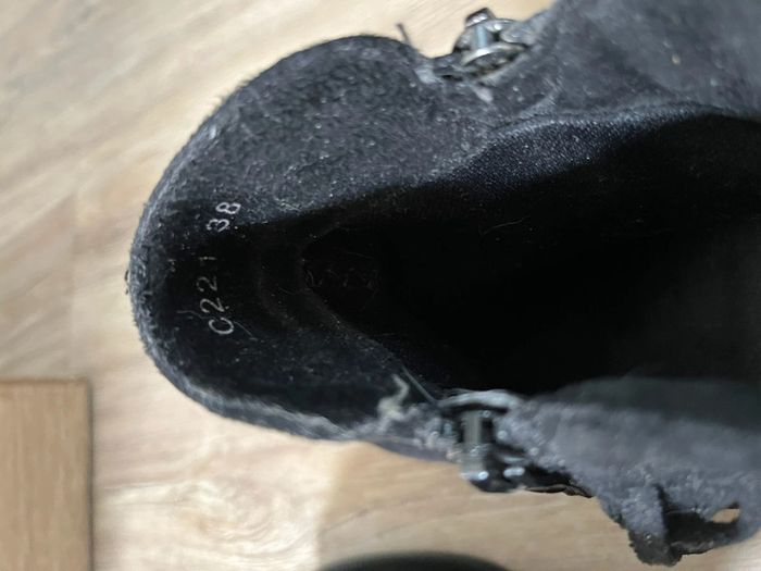 Bottines femme couleur noir taille 38 bon état pas de marque - photo numéro 9