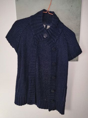 Gilet violet à boutons