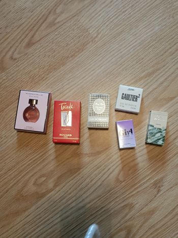 LOT DE 6 MINIATURES AVEC BOITE